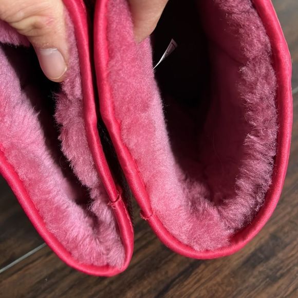 Ugg Red Sequin Sparkle Limited Holiday Edition Boots size 8 in EUC - Picture 5 of 9